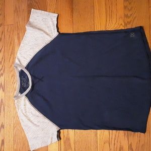 American Eagle brand tee